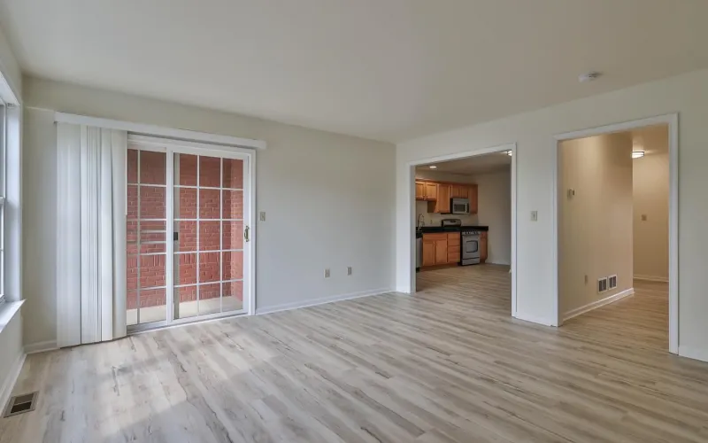 flooring installation, floor installers, flooring install, wood floor installation, floor installation, flooring installers, vinyl plank flooring, vinyl plank flooring installation, laminate flooring installation