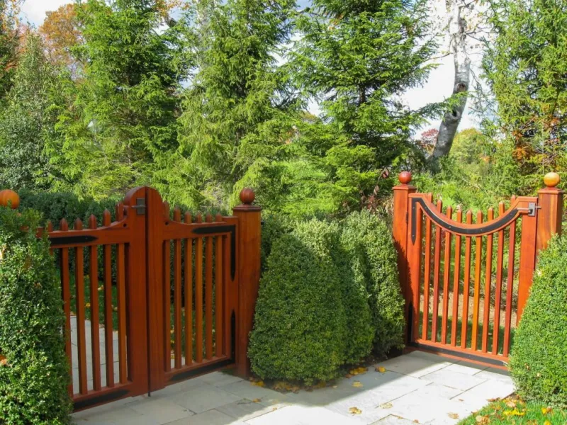 fence and gate, fence and gate installation, wooden fences and gates, aluminum gates and fences, sliding gate and fence,