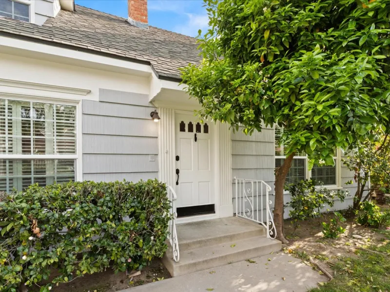 custom windows and doors, custom windows and doors near me, anderson windows and doors, custom doors, door installation, door replacement, door repair and replacement, door repair and replacement near me, los angeles