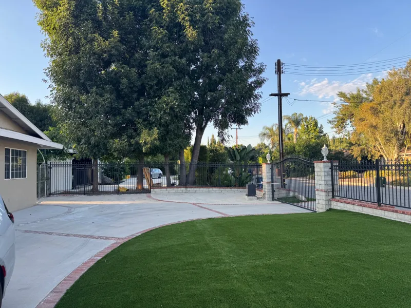 fence and gate, fence and gate installation, fence and gate repair, wooden fences and gates, aluminum gates and fences,